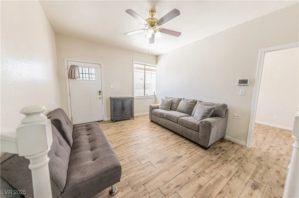 4304 El Conlon, Las Vegas, NV 89102