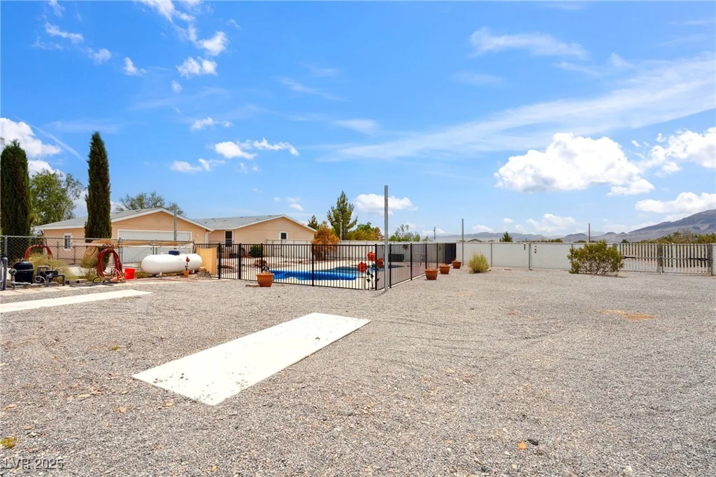 5661 Genoa, Pahrump, NV 89060