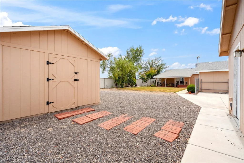 5661 Genoa, Pahrump, NV 89060