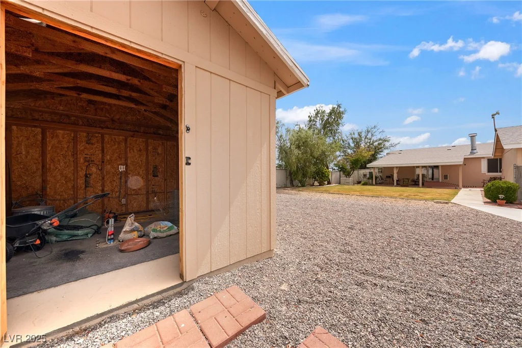 5661 Genoa, Pahrump, NV 89060