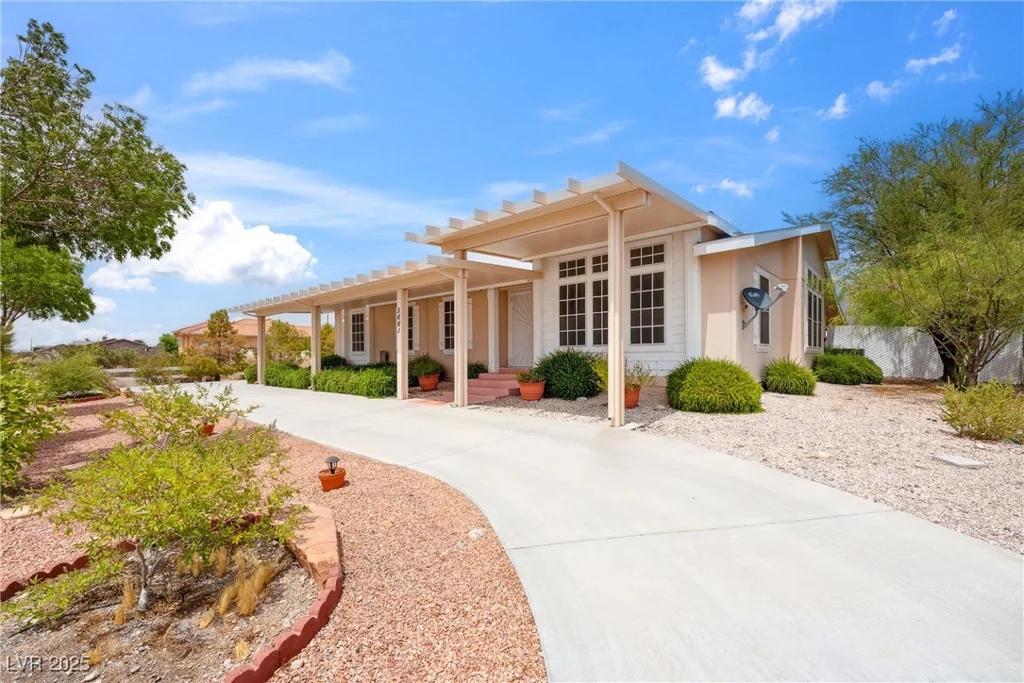 5661 Genoa, Pahrump, NV 89060
