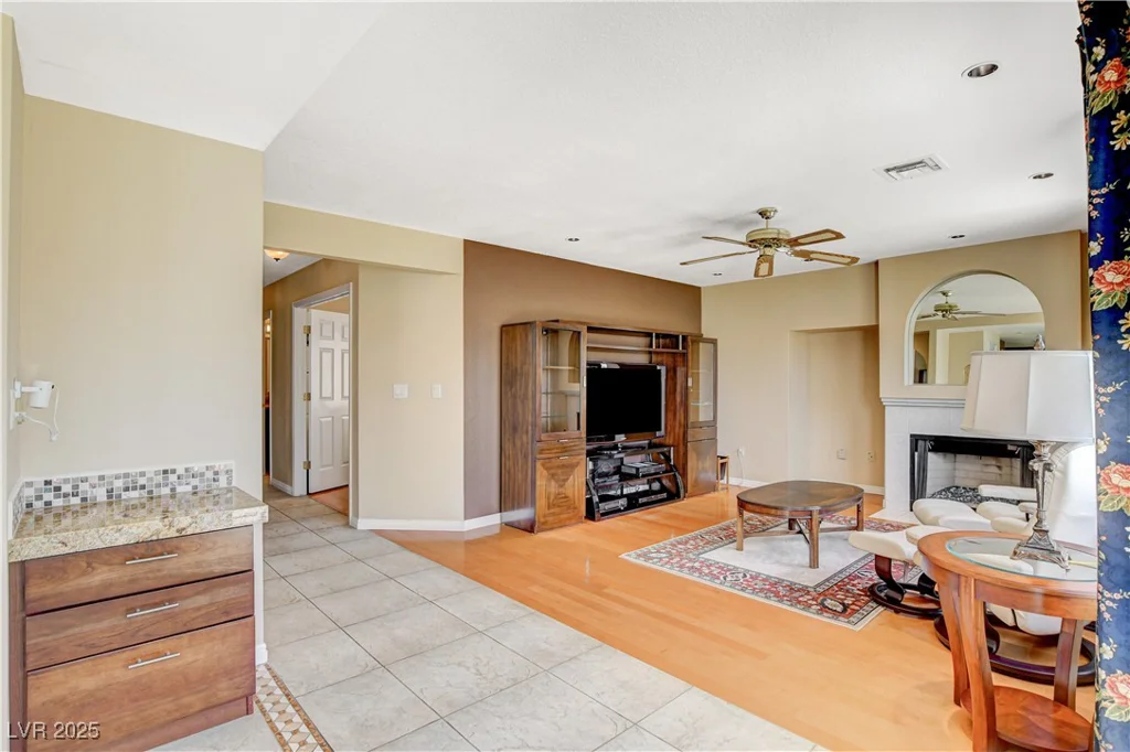 8416 Dry Cliff, Las Vegas, NV 89128