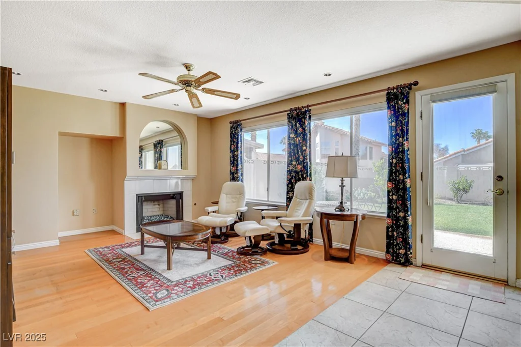 8416 Dry Cliff, Las Vegas, NV 89128