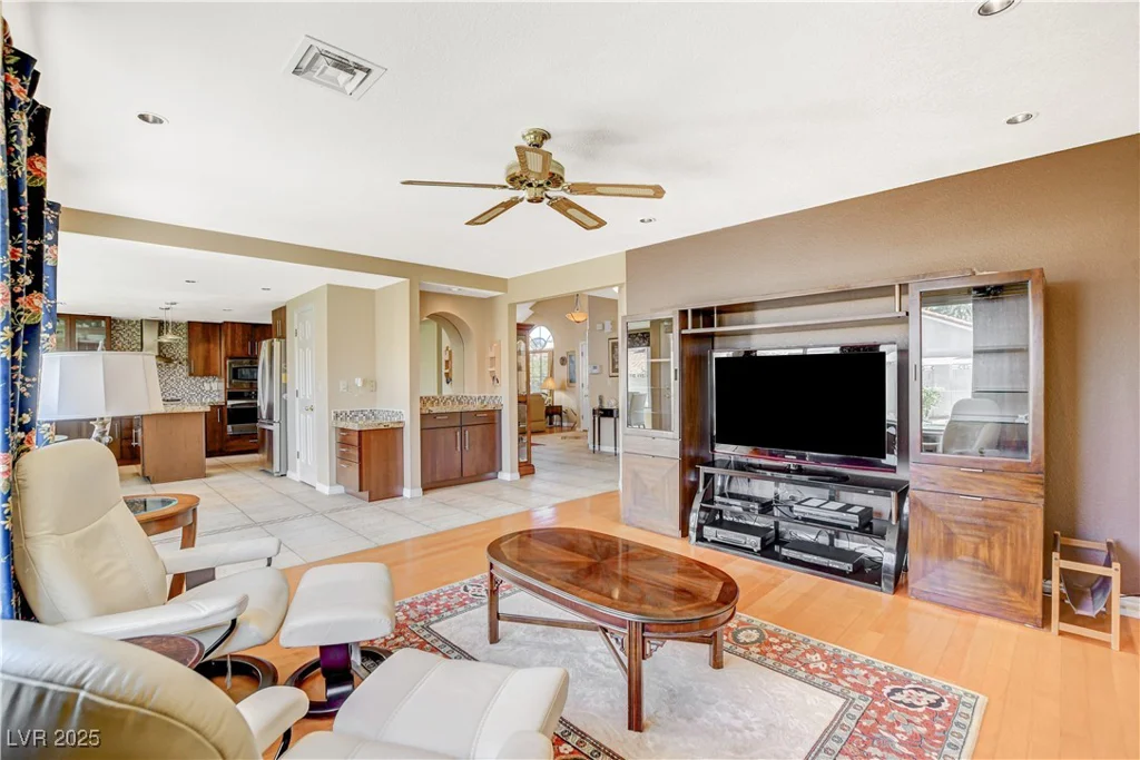 8416 Dry Cliff, Las Vegas, NV 89128