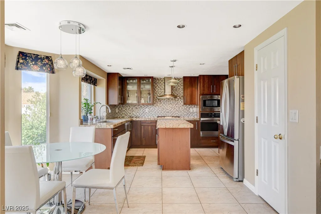 8416 Dry Cliff, Las Vegas, NV 89128
