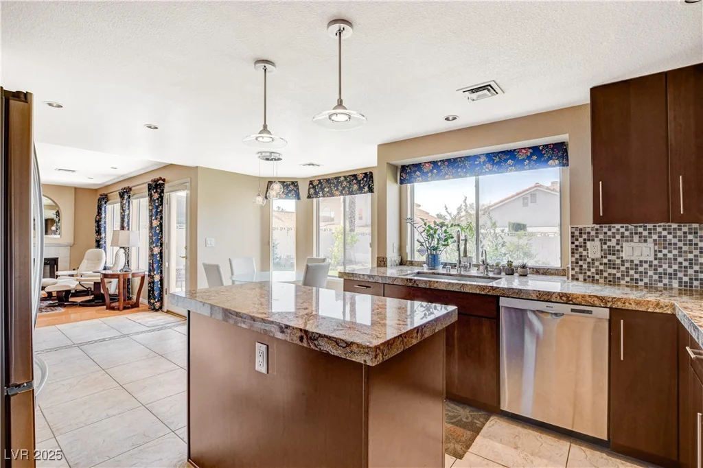 8416 Dry Cliff, Las Vegas, NV 89128