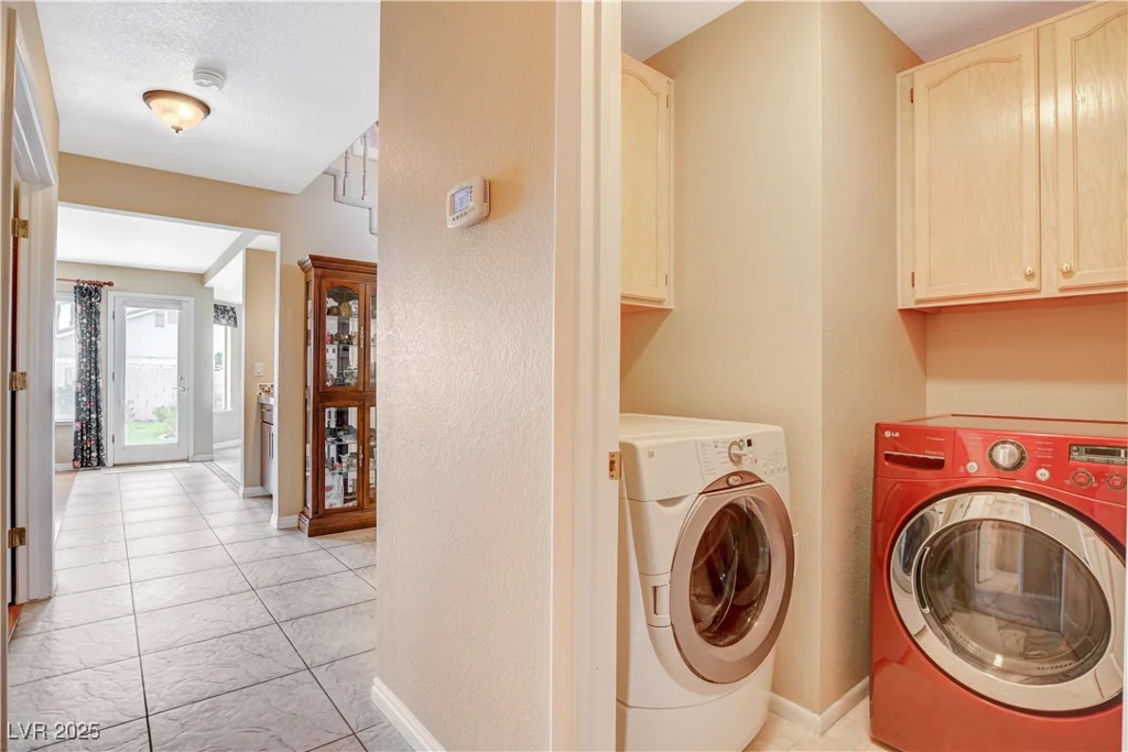8416 Dry Cliff, Las Vegas, NV 89128