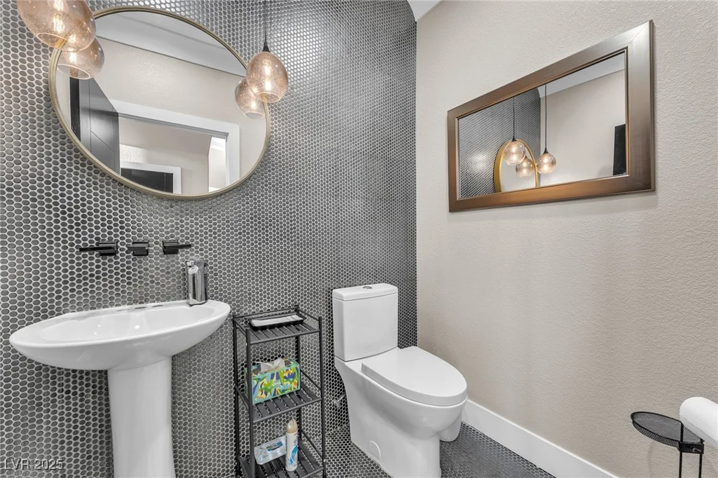 387 Hoskins, Henderson, NV 89012