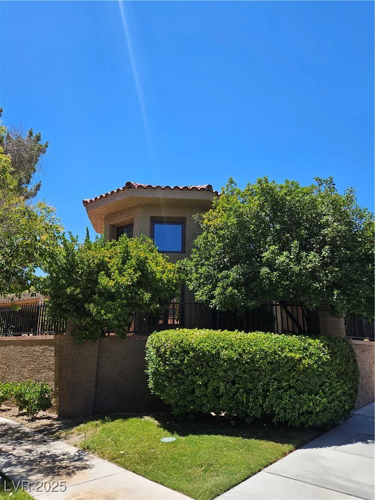 7201 Mission Hills, Las Vegas, NV 89113