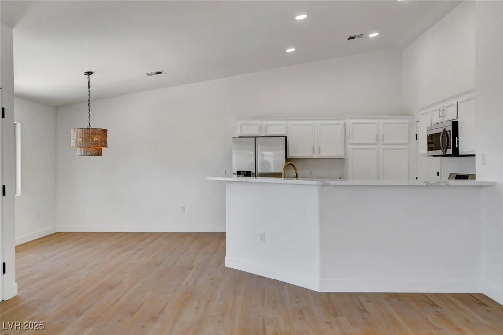 2050 Los Feliz, Las Vegas, NV 89156