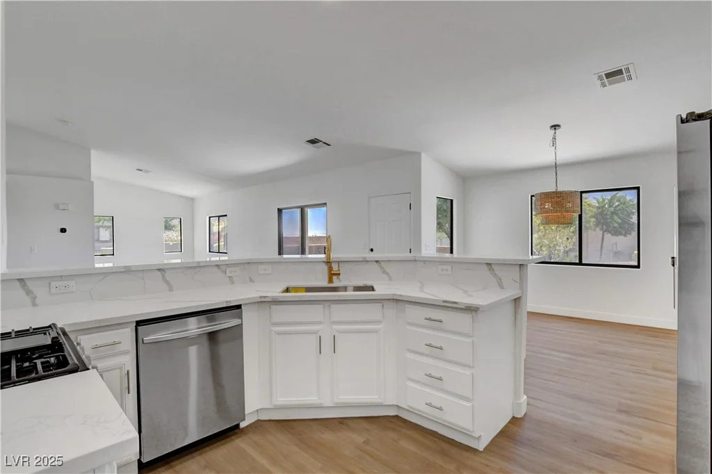 2050 Los Feliz, Las Vegas, NV 89156