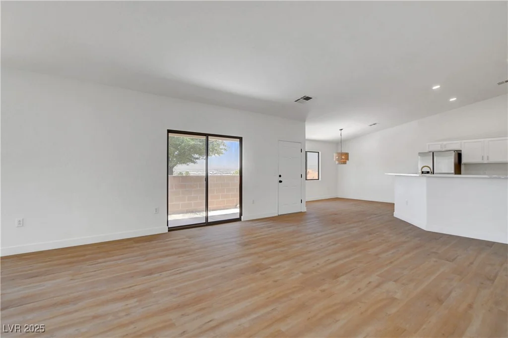 2050 Los Feliz, Las Vegas, NV 89156