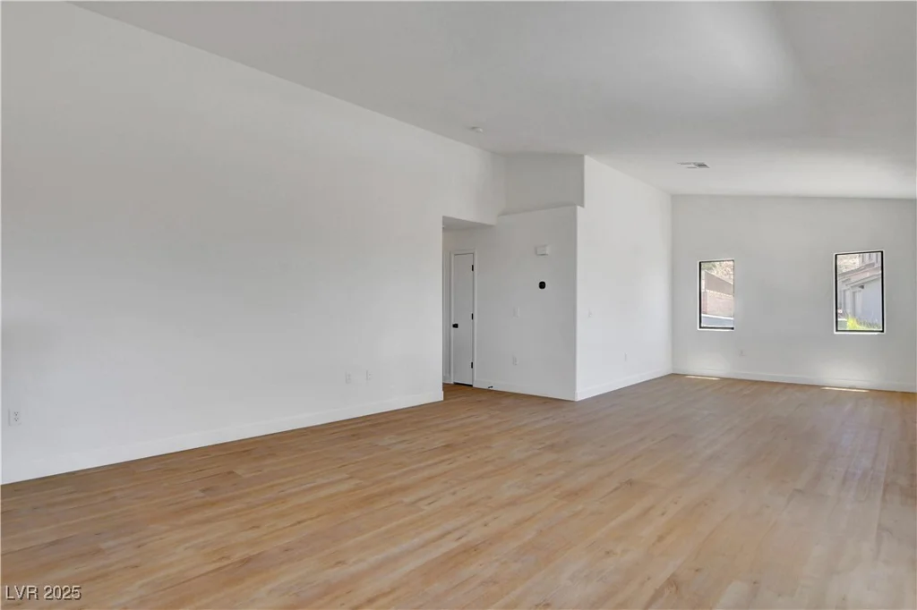 2050 Los Feliz, Las Vegas, NV 89156
