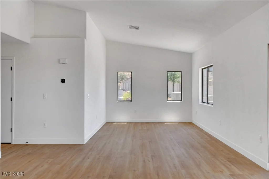 2050 Los Feliz, Las Vegas, NV 89156