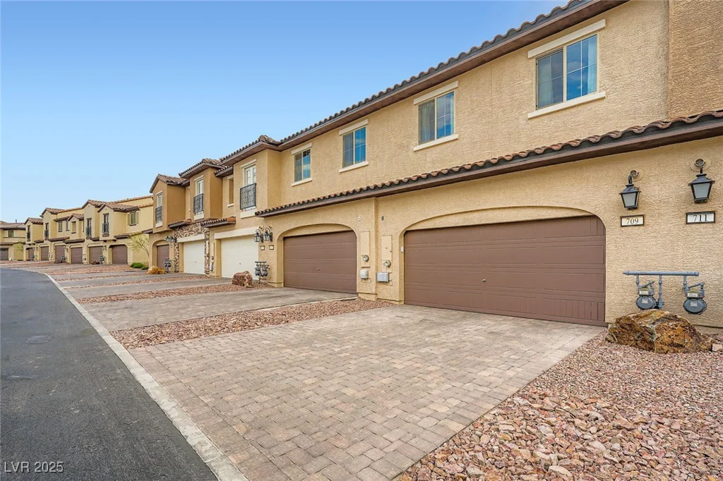 709 Pickled Pepper, Henderson, NV 89011