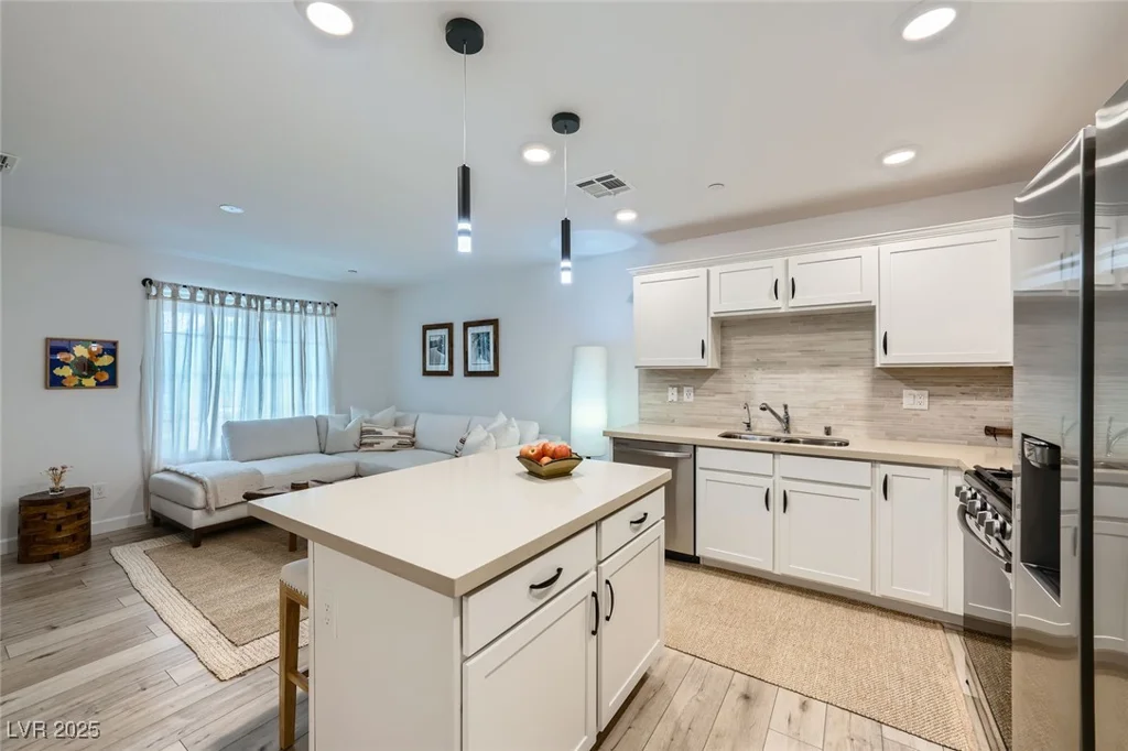 709 Pickled Pepper, Henderson, NV 89011