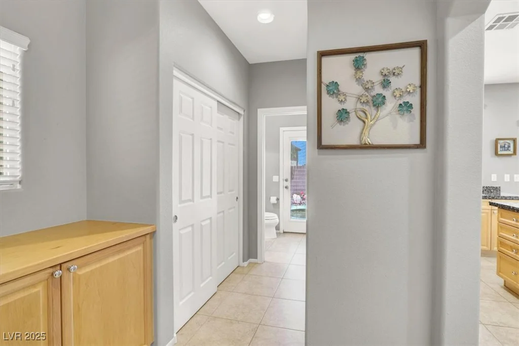 9408 Ironsend, Las Vegas, NV 89143