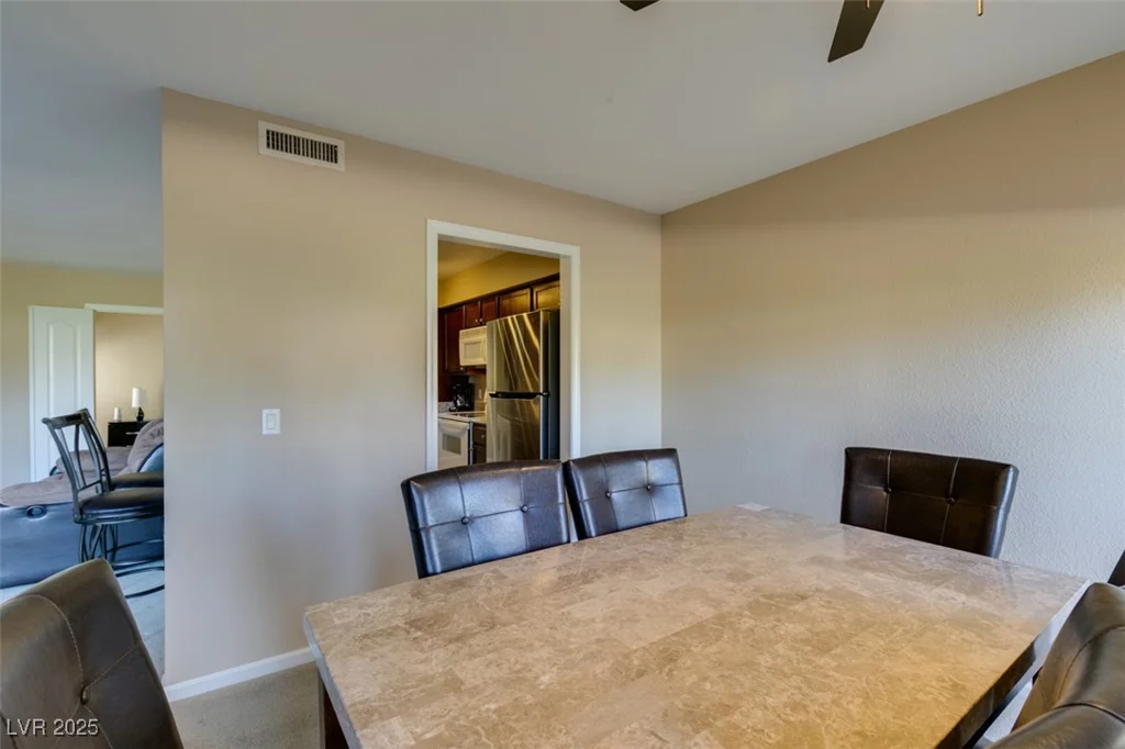 668 Oakmont, Las Vegas, NV 89109