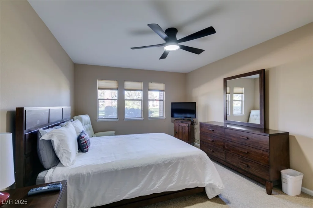 668 Oakmont, Las Vegas, NV 89109
