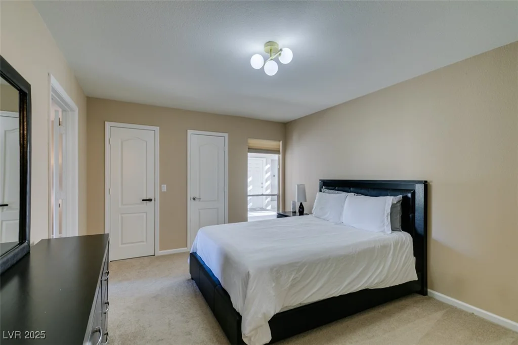 668 Oakmont, Las Vegas, NV 89109