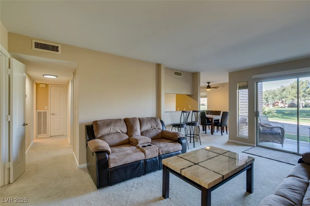 668 Oakmont, Las Vegas, NV 89109