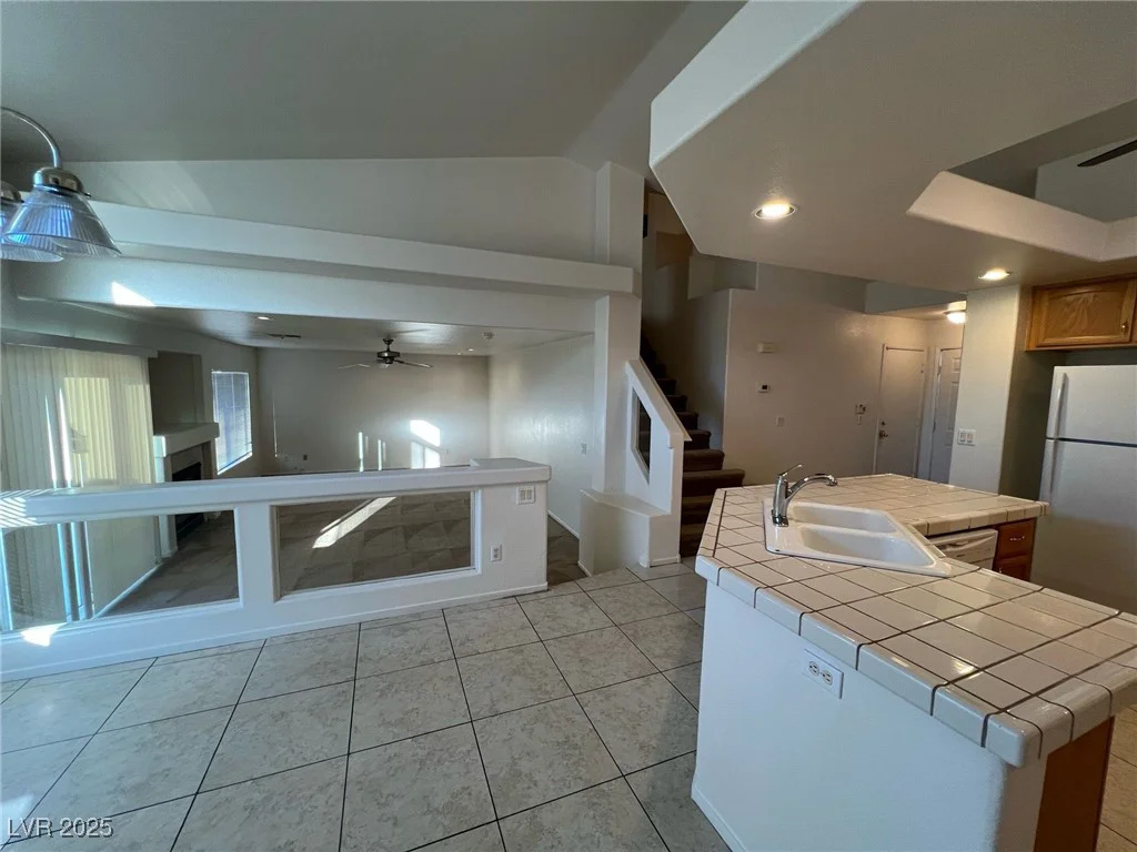 8704 Autumn Wreath, Las Vegas, NV 89129