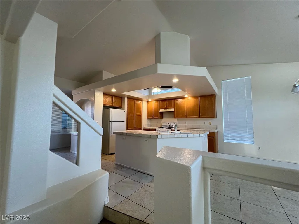 8704 Autumn Wreath, Las Vegas, NV 89129