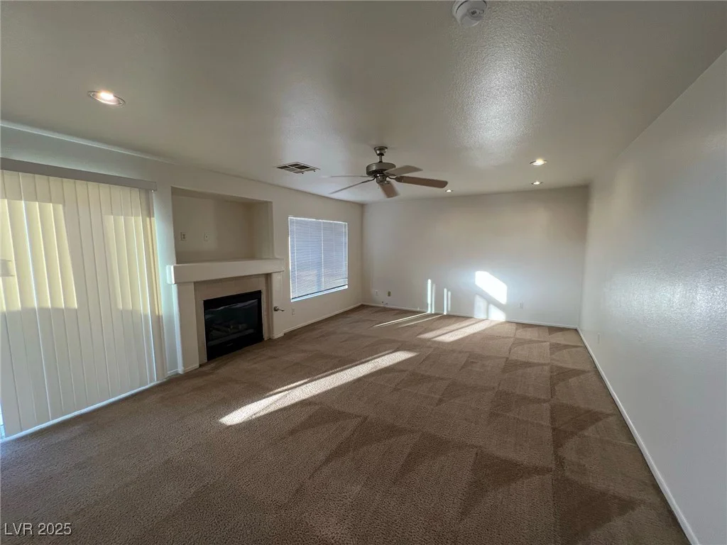 8704 Autumn Wreath, Las Vegas, NV 89129