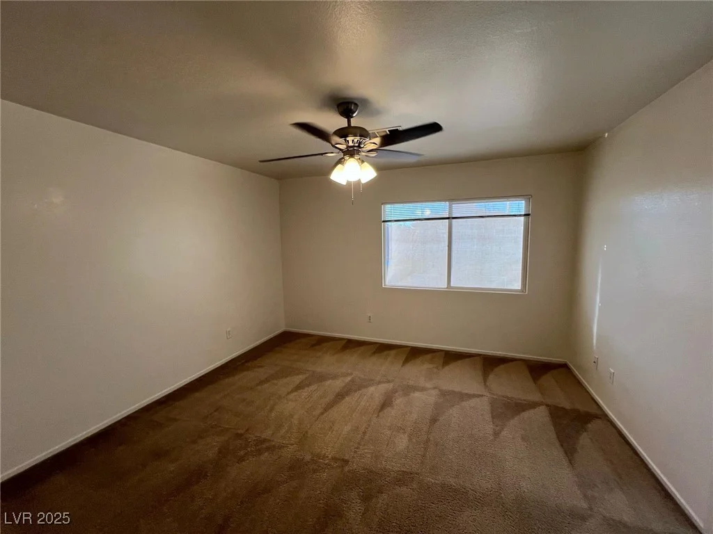8704 Autumn Wreath, Las Vegas, NV 89129