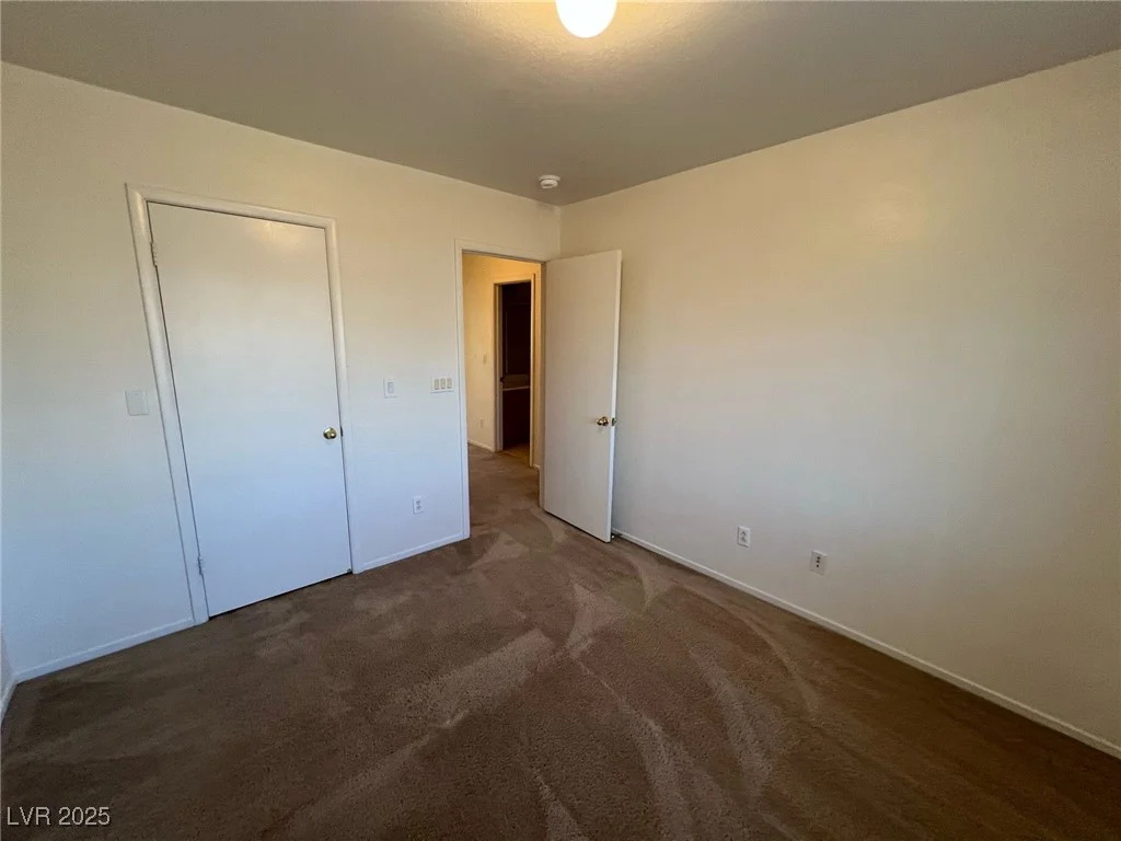 8704 Autumn Wreath, Las Vegas, NV 89129
