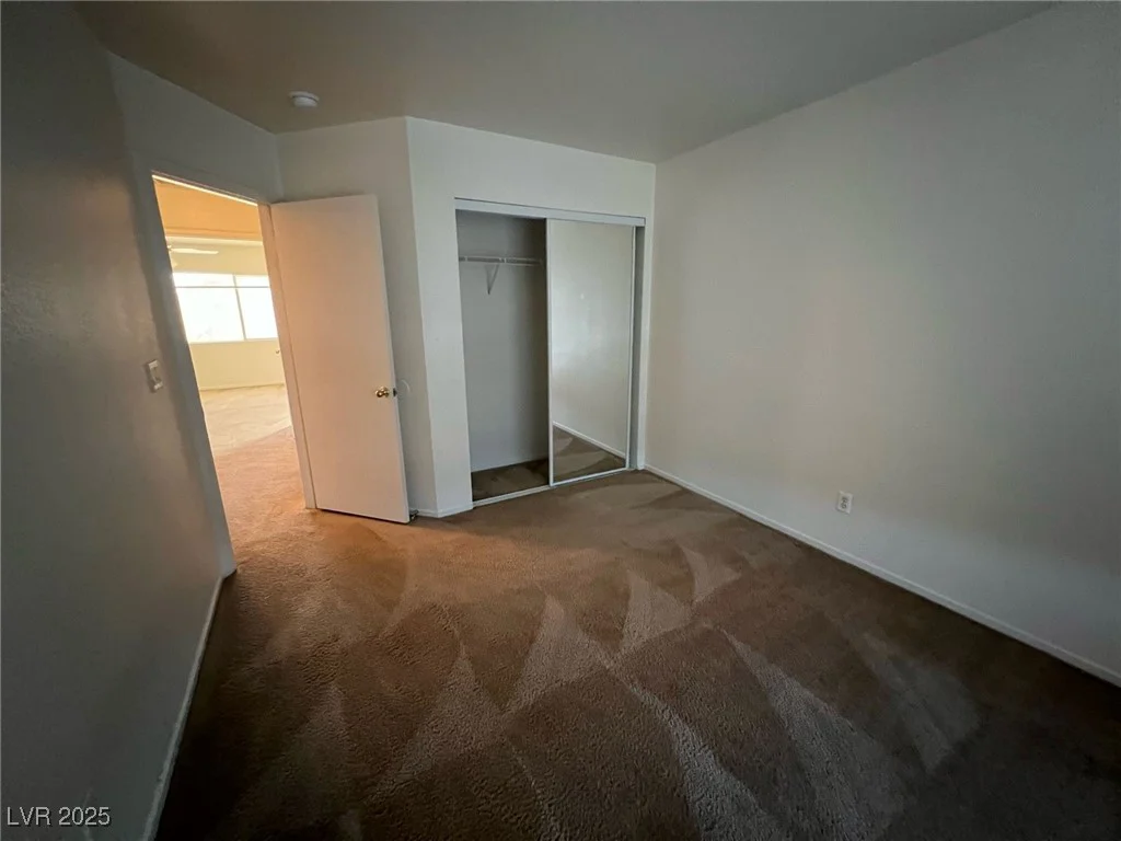 8704 Autumn Wreath, Las Vegas, NV 89129