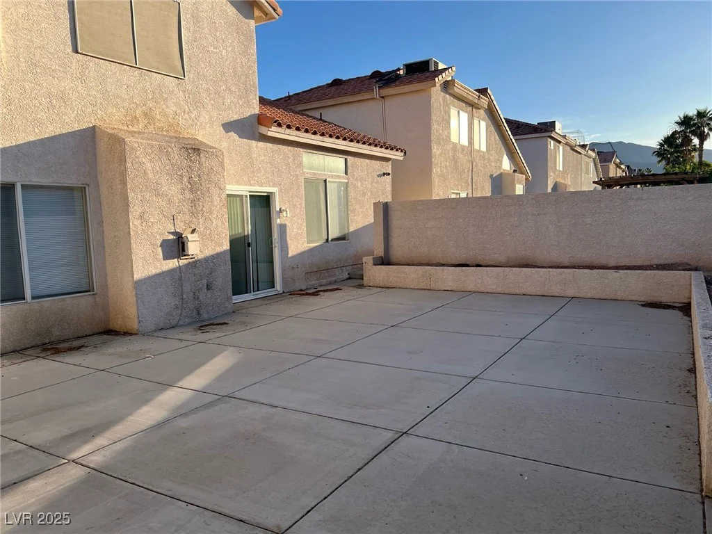 8704 Autumn Wreath, Las Vegas, NV 89129