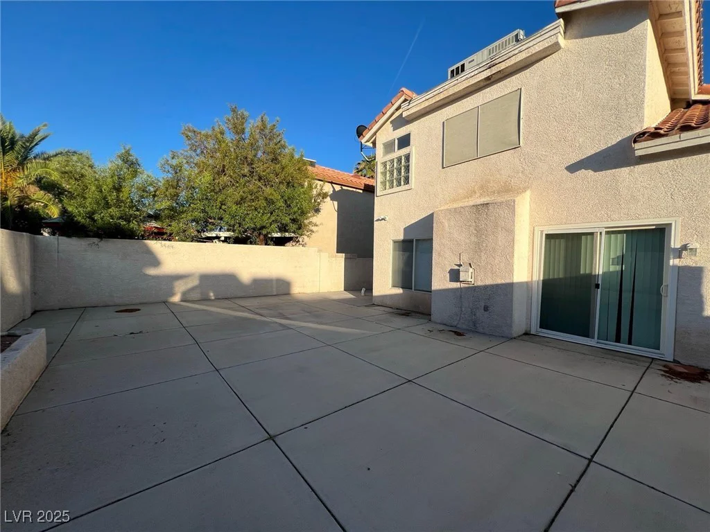 8704 Autumn Wreath, Las Vegas, NV 89129