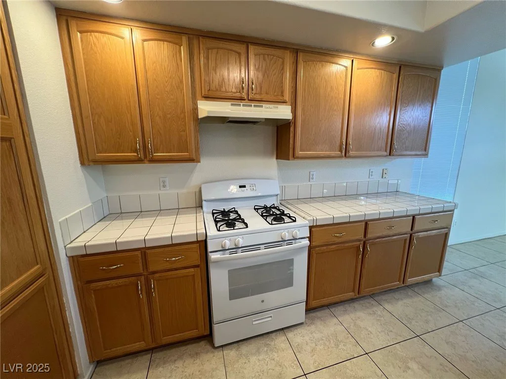 8704 Autumn Wreath, Las Vegas, NV 89129