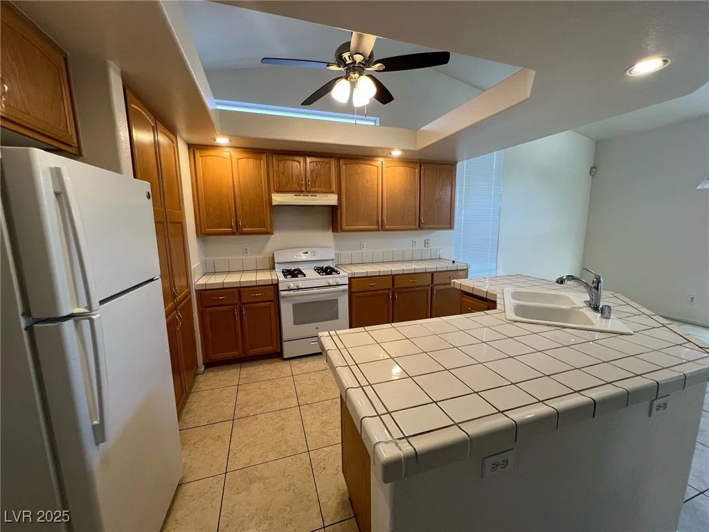 8704 Autumn Wreath, Las Vegas, NV 89129