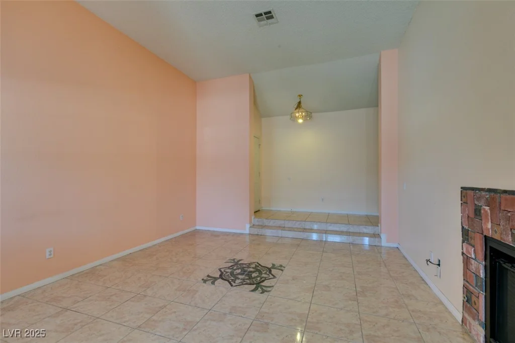 3127 Kennewick, Las Vegas, NV 89121