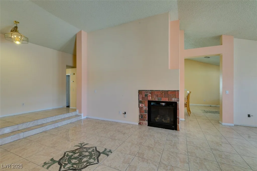 3127 Kennewick, Las Vegas, NV 89121