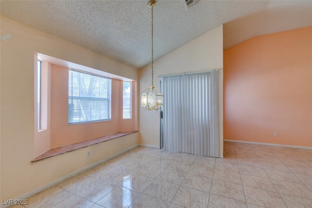 3127 Kennewick, Las Vegas, NV 89121