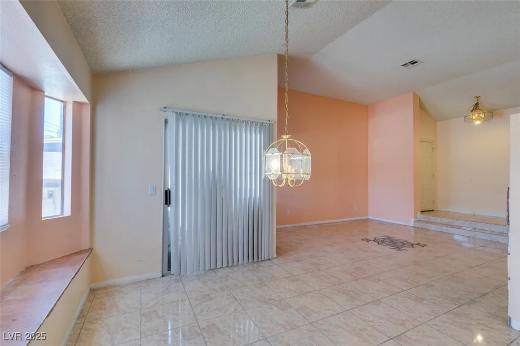 3127 Kennewick, Las Vegas, NV 89121