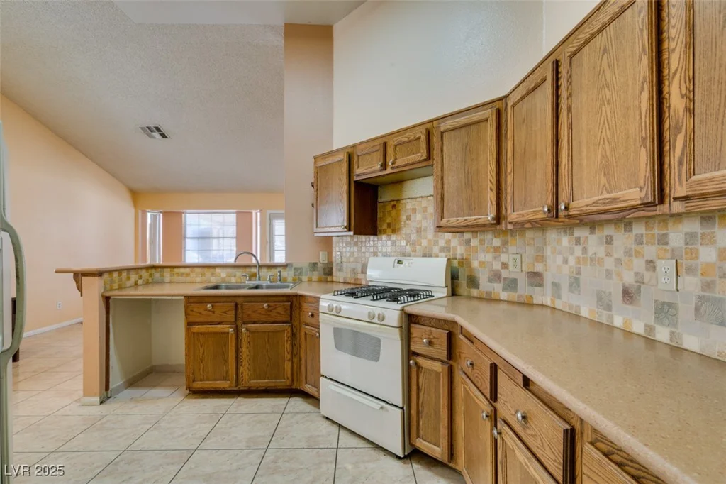 3127 Kennewick, Las Vegas, NV 89121