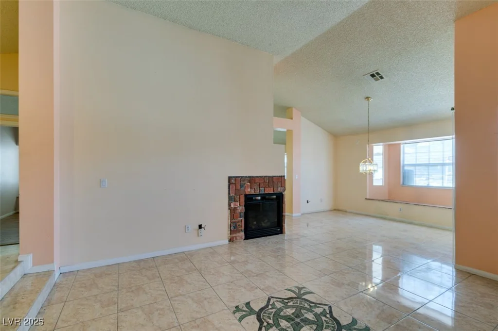 3127 Kennewick, Las Vegas, NV 89121