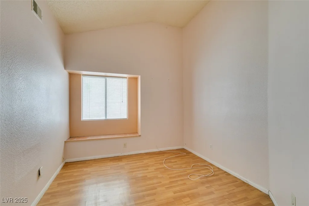 3127 Kennewick, Las Vegas, NV 89121