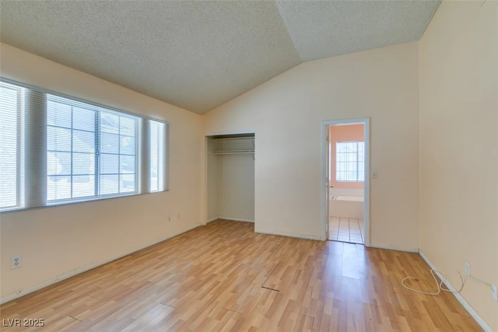 3127 Kennewick, Las Vegas, NV 89121