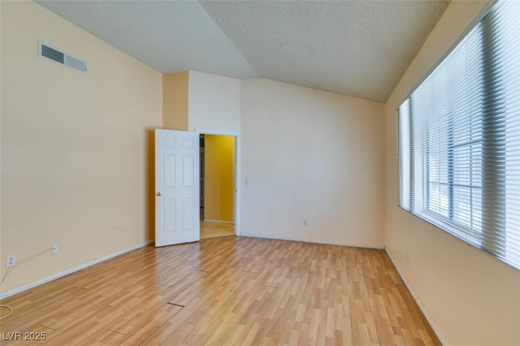 3127 Kennewick, Las Vegas, NV 89121