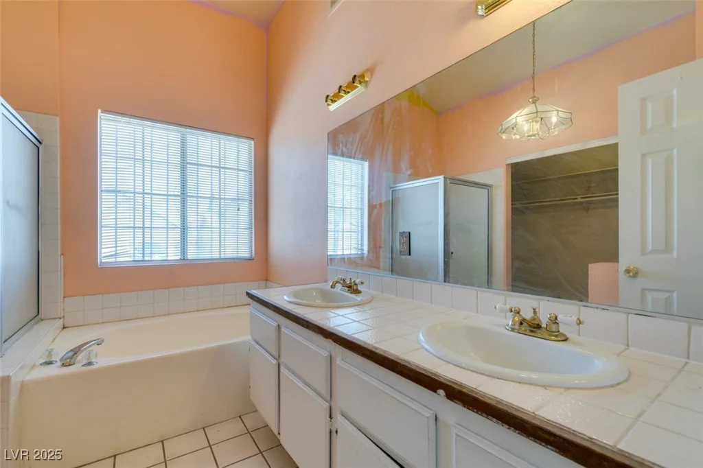 3127 Kennewick, Las Vegas, NV 89121