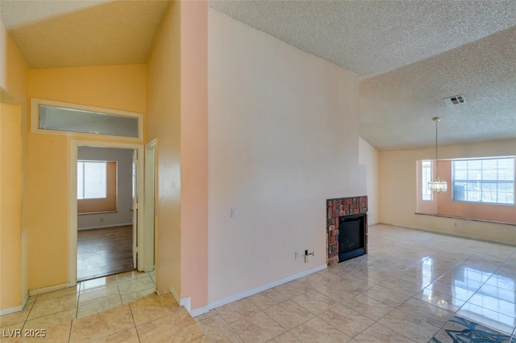 3127 Kennewick, Las Vegas, NV 89121