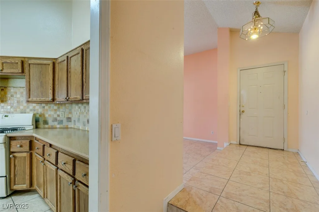 3127 Kennewick, Las Vegas, NV 89121