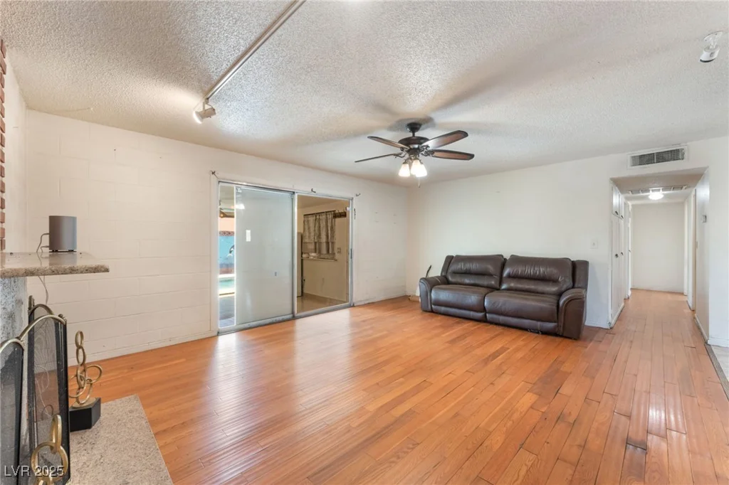 4436 Ogden, Las Vegas, NV 89110