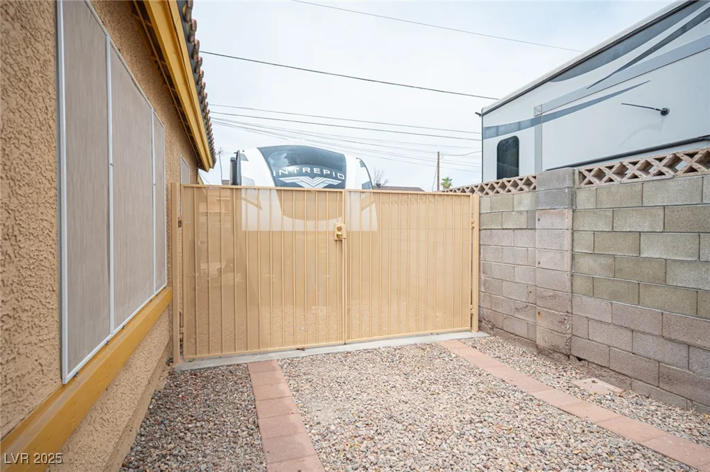 4616 Idaho, Las Vegas, NV 89104