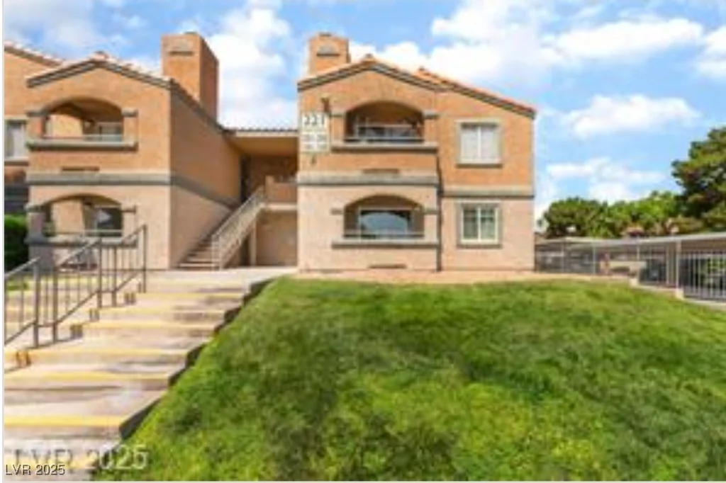 221 Mission Catalina, Las Vegas, NV 89107